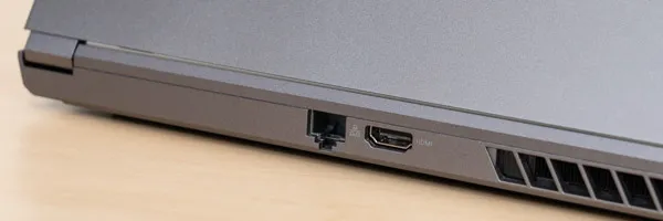 GALLERIA DL9R-IG-C4Aの背面