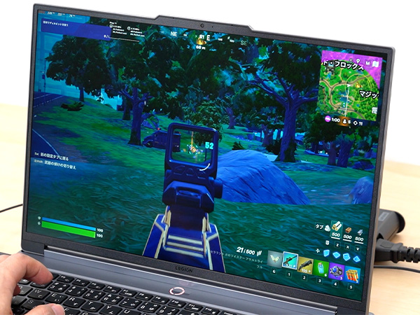 Legion 5i Gen 9 (16型 Intel)でゲームをしている画像
